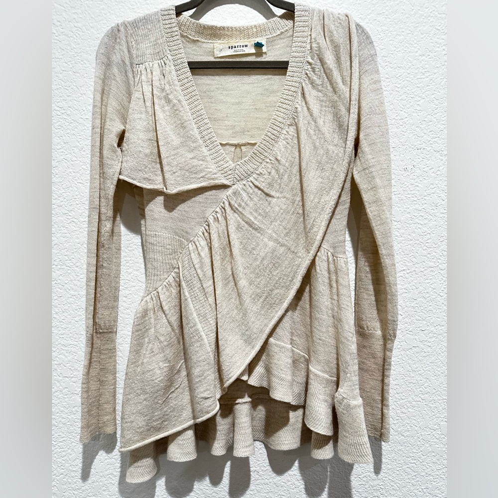 ANTHROPOLOGIE SPARROW Merino Wool Lightweight Ruffle V-neck Sweater Neut…
